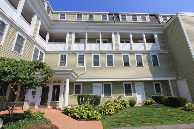 Building Photo - 110 2nd St
