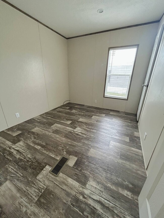 Building Photo - 575 Payne Creek Est