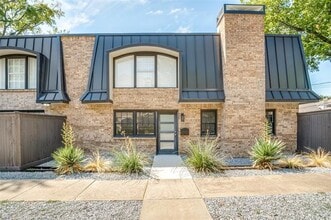 Building Photo - 5901 Auburndale Ave