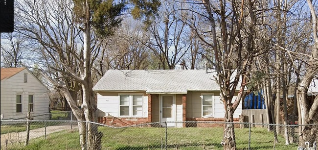 Building Photo - 2517 SW 42nd St