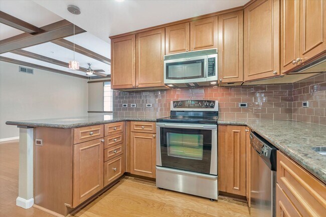 Building Photo - 809 Auzerais Ave