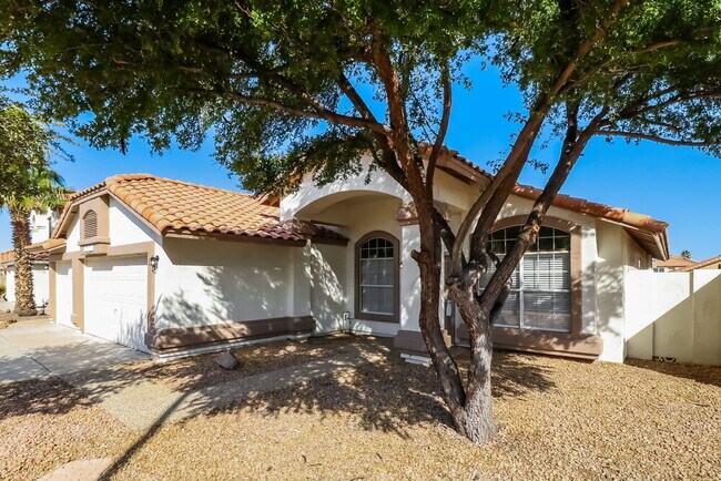 Building Photo - 17908 W Santa Alberta Ln