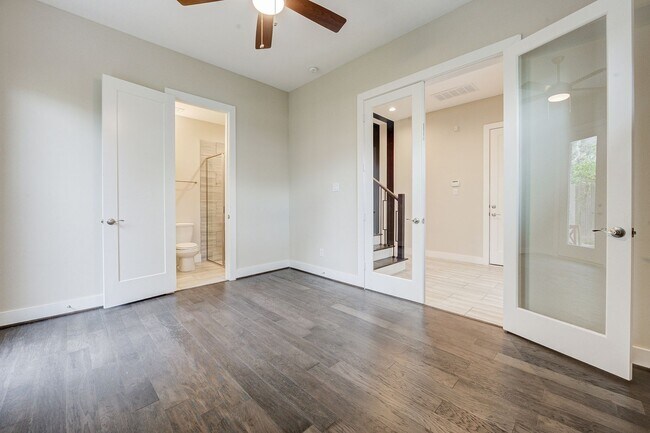Building Photo - Beautiful 3Bed 3.5bath Home!