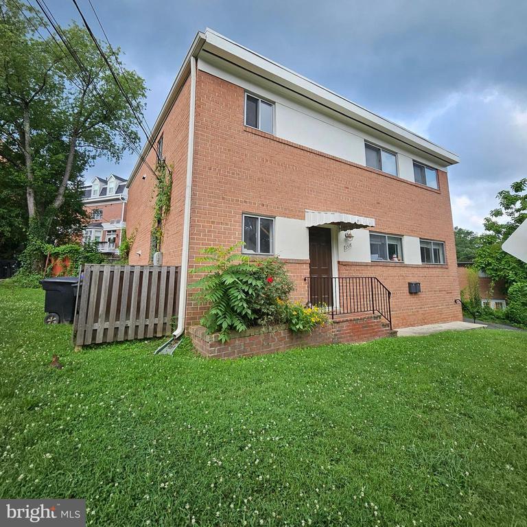 Foto principal - 3316 13th St N