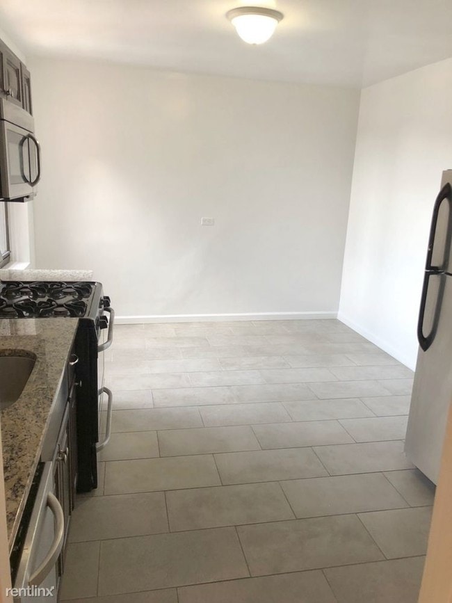 Building Photo - 1 br, 1 bath  - 3565 86th St 6B
