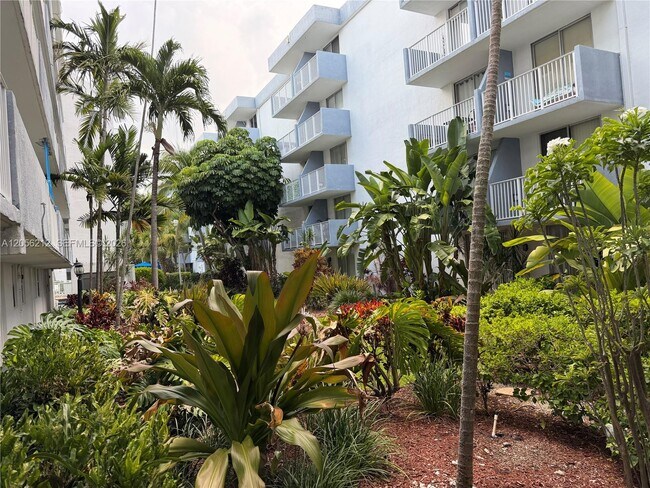 Foto del edificio - 1801 S Treasure Dr
