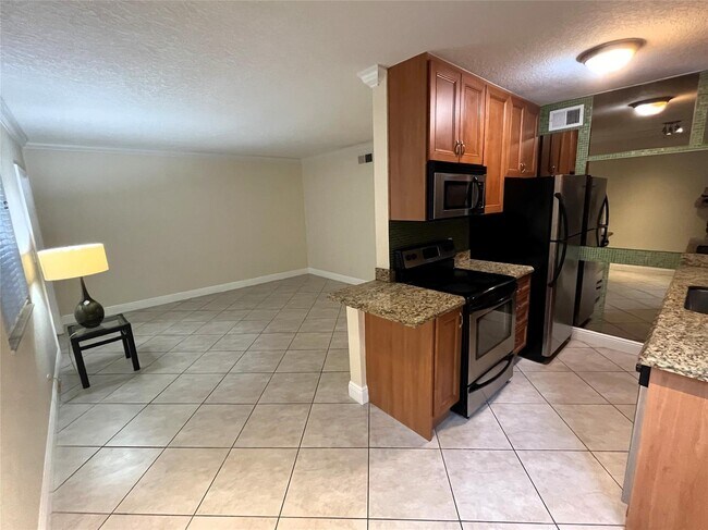 Foto del edificio - 1460 NE 18th St