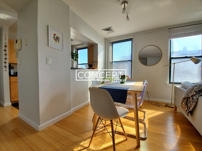 Foto del edificio - 1659 Washington St