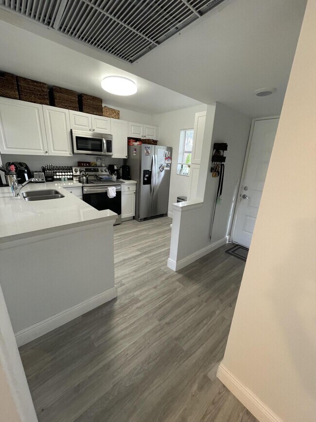Foto del edificio - 7101 Golf Colony Ct