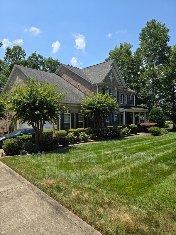 Building Photo - 8045 Talcott Dr