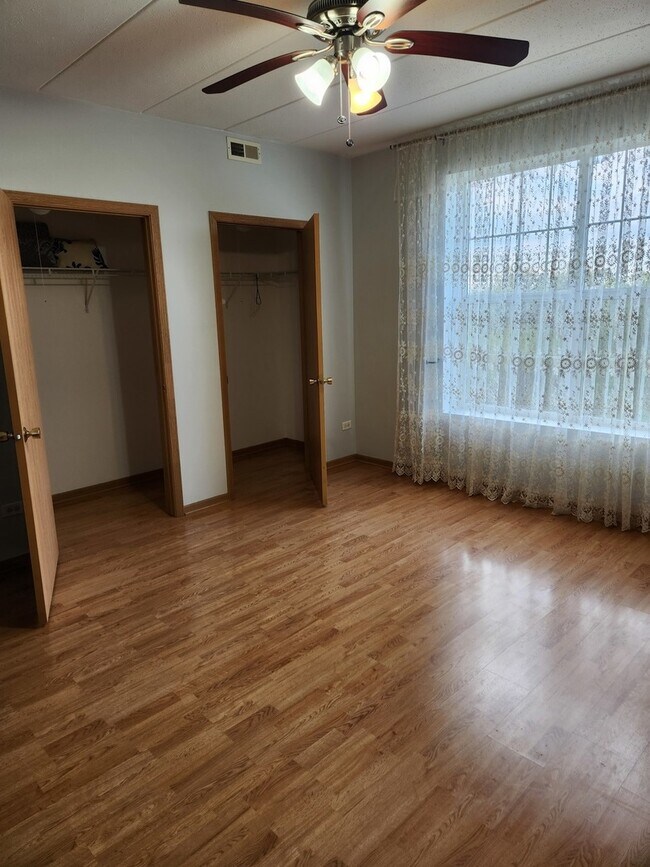 Foto del edificio - 9810 Liberty Cir