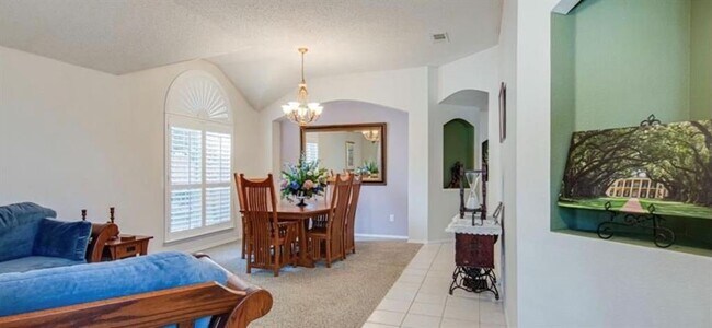 Building Photo - 5525 Murton Pl