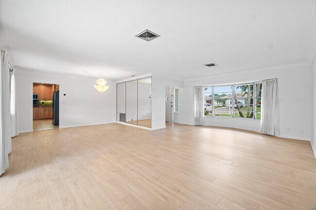 Foto del edificio - 1350 SW 13th Pl