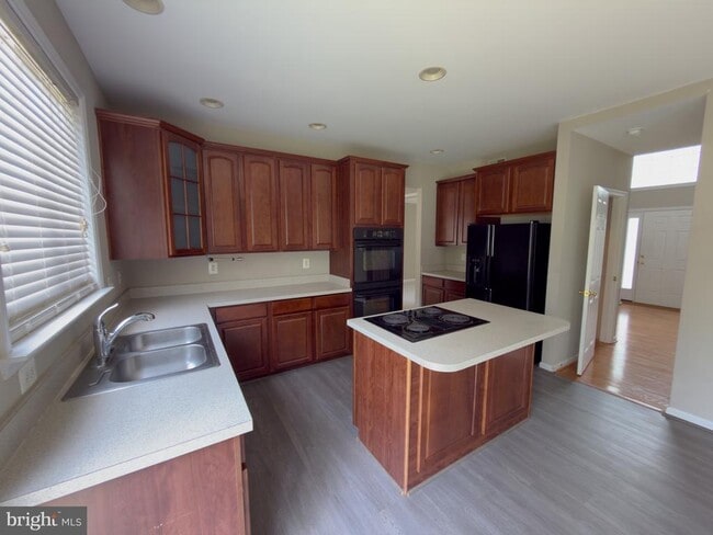 Foto del edificio - 1929 Melvor Ln