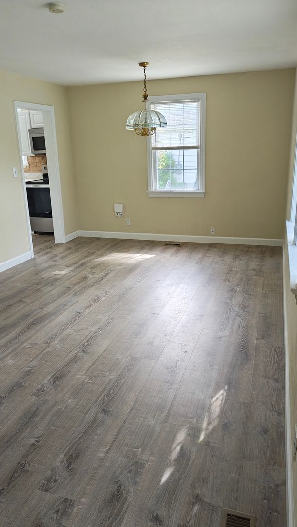Building Photo - 3 Bed 1 Bath Home for Rent in Norfolk!
