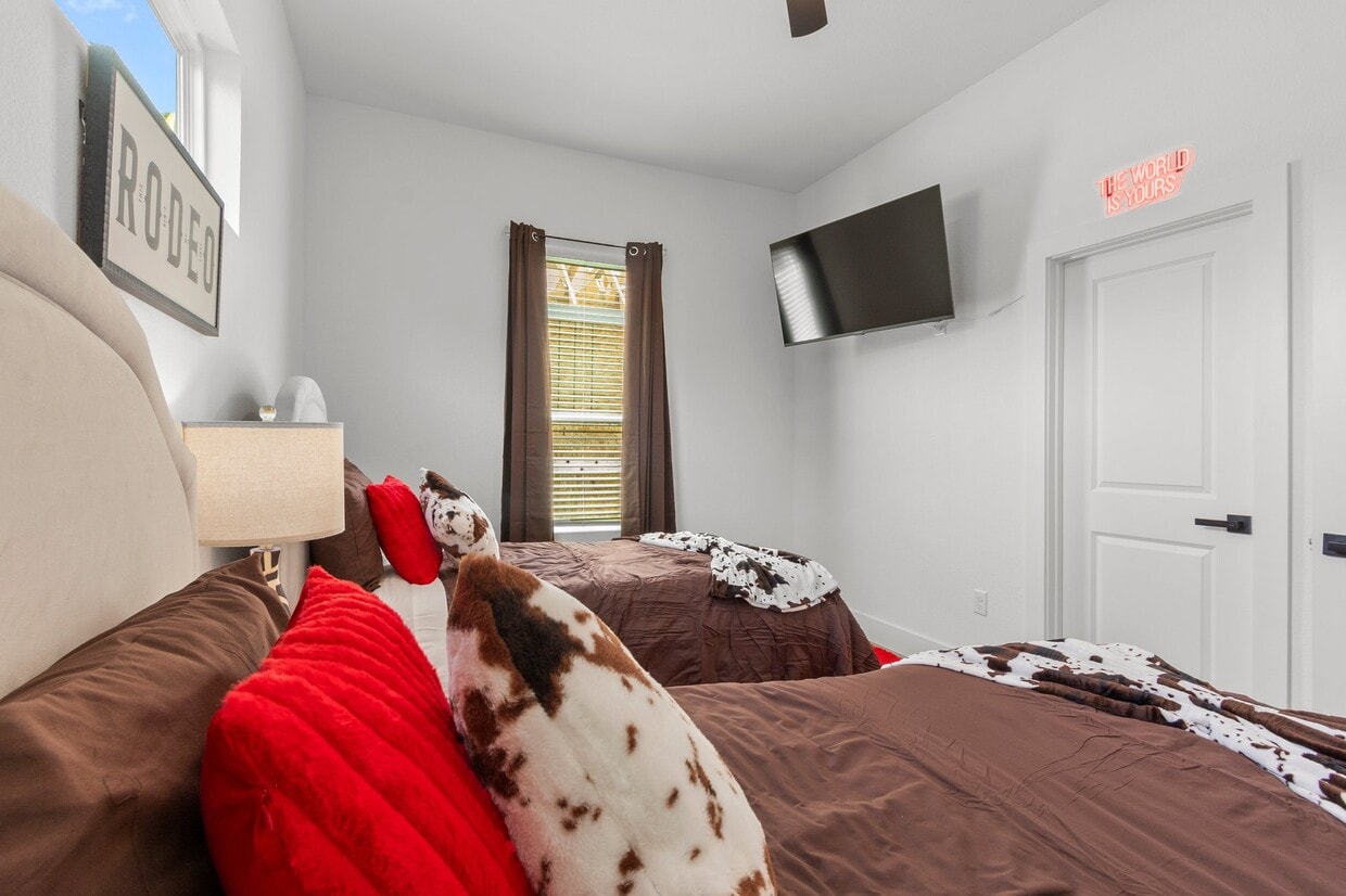 Photo - 4657 Phlox St (Houston, TX)