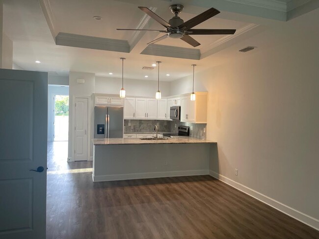Building Photo - 12402 Catalina Dr