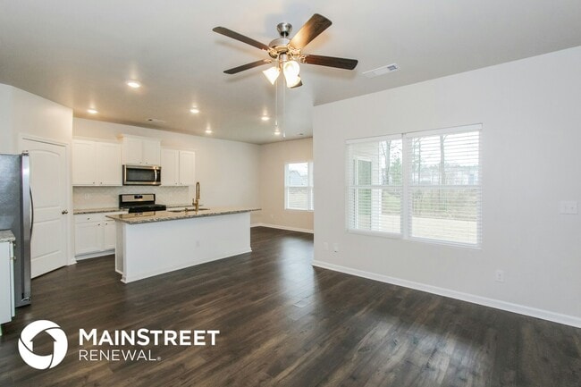 Building Photo - 173 Chelsea Park Rd