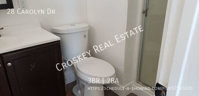 Foto del edificio - Move in ready! Spacious floor plan, close ...