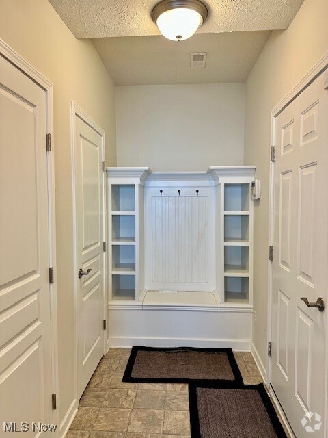 Building Photo - 522 Heritage Woods Dr