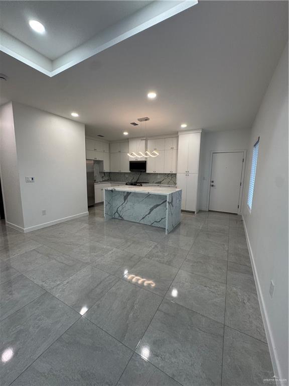 Building Photo - 15 Cassandra St