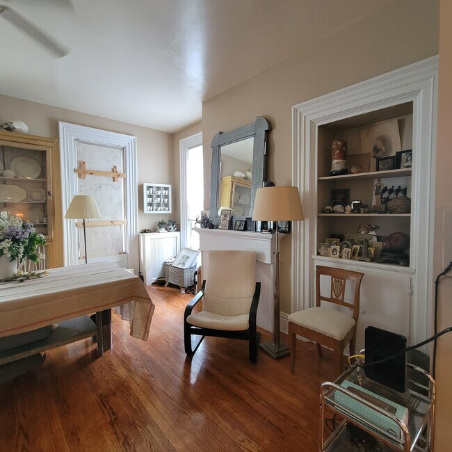 Front Room - 81 N 5th St
