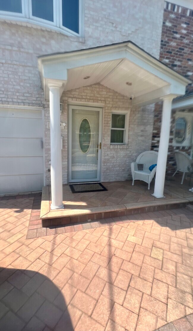 Entry - 2829 Amboy Rd