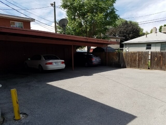 Foto del edificio - Remodeled Two bedroom apt, Sugarhouse; Covered Parking