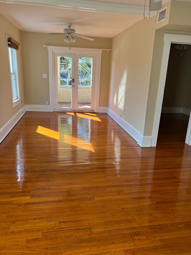 Living area - 2163 Burlington Ave N