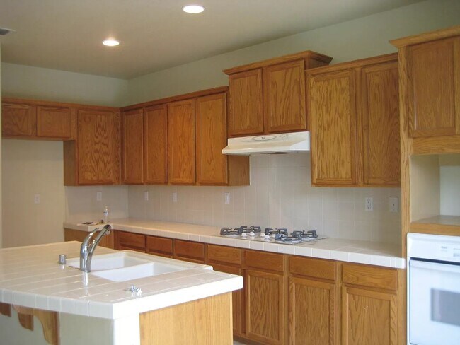 Foto del edificio - Beautiful and Spacious Elk Grove Home Comi...