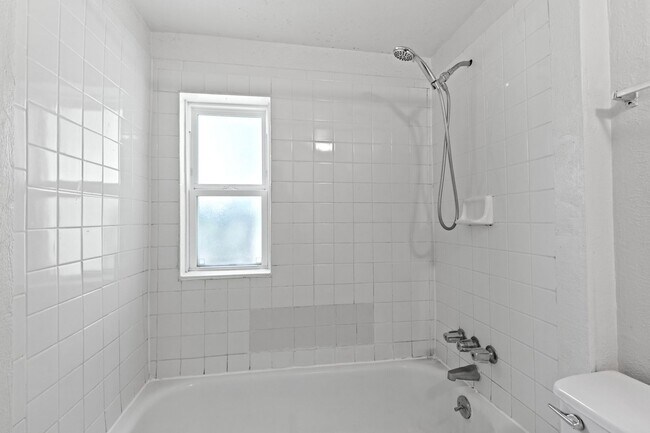 Building Photo - 840 North St