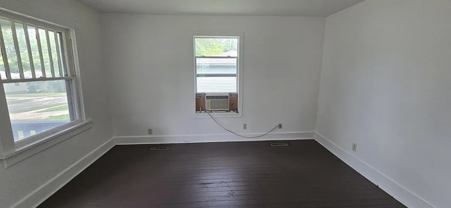 Building Photo - 2062 N Albertha Ave