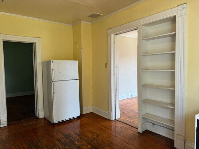 Building Photo - 324 N 3rd Ave