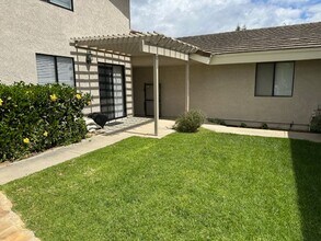 Building Photo - 946 Via Los Padres