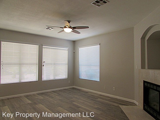 Building Photo - 4 br, 2.5 bath House - 8401 Bay Crest Dr