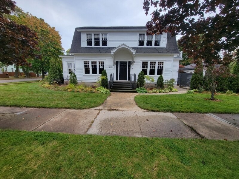 Foto principal - 1603 1st Ave S