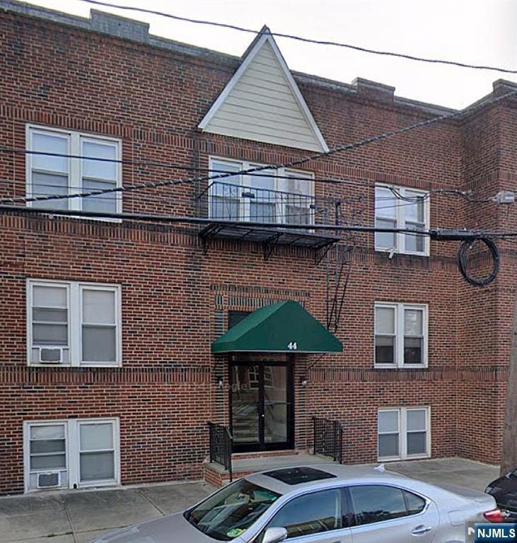 Primary Photo - 44 Beech St