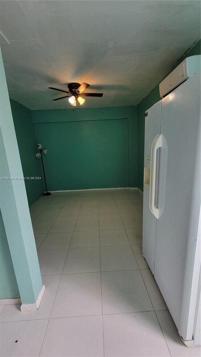 Foto del edificio - 3411 NW 72nd Way