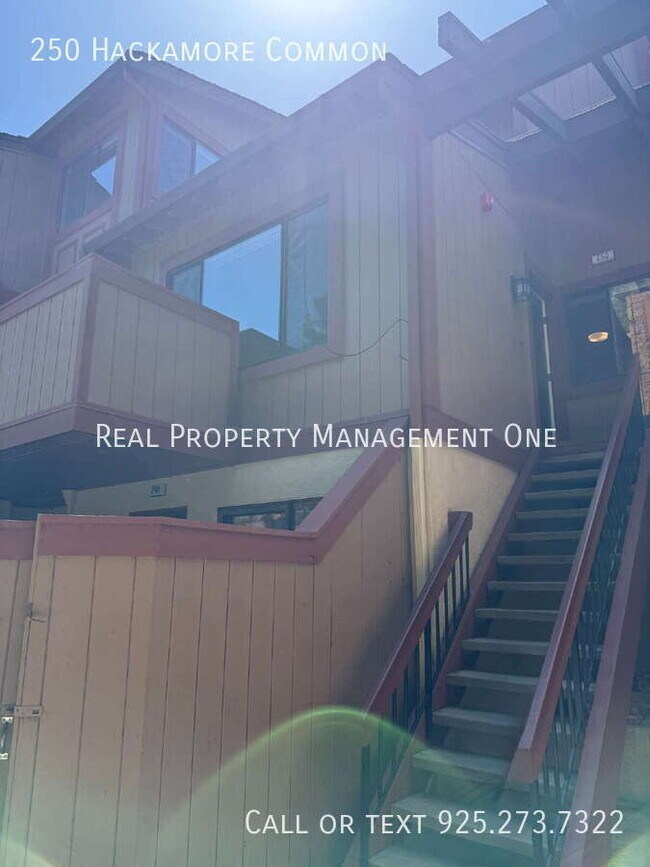 Building Photo - 250 Hackamore Common