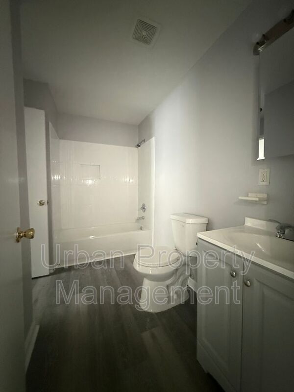 Foto del edificio - 3608 Hicky St
