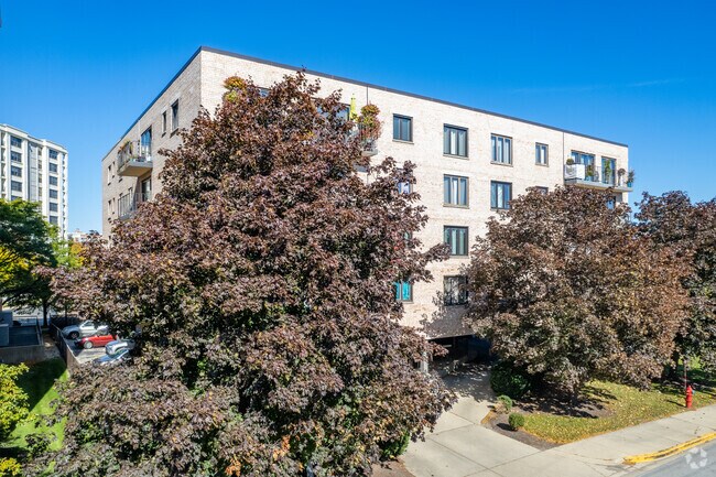 Building Photo - Thacker Point Condominiums