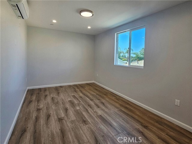 Foto del edificio - 10622 Kester Ave