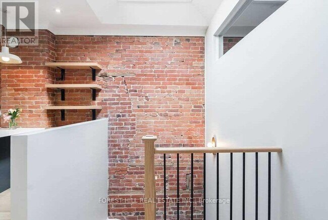 Photo du bâtiment - 1216 Dundas St W