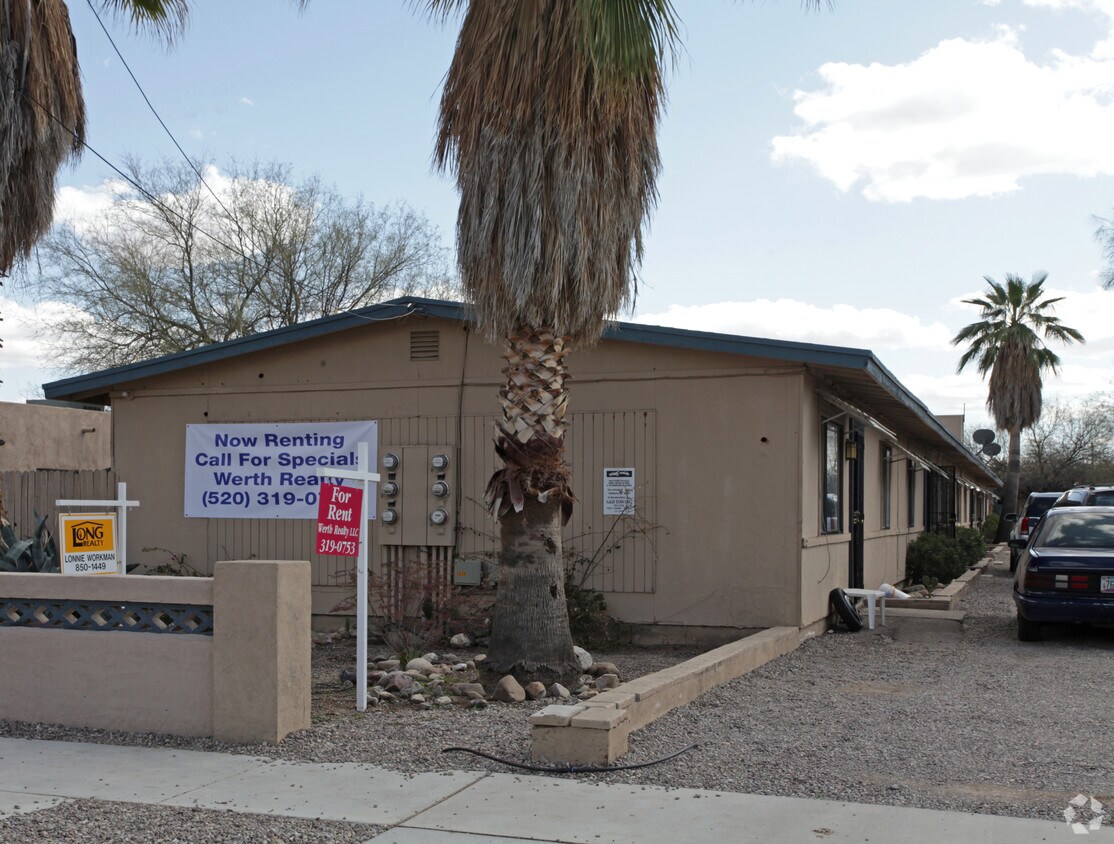 Primary Photo - 3620 E Monte Vista Dr