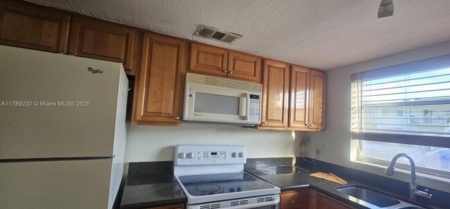 Building Photo - 7610 SW 82nd St