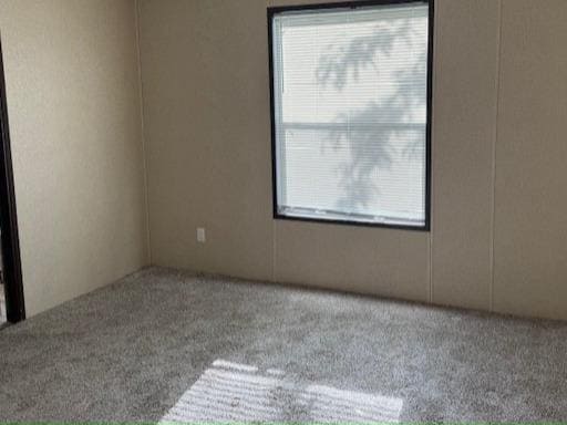 Building Photo - 495 Blackbird Ln