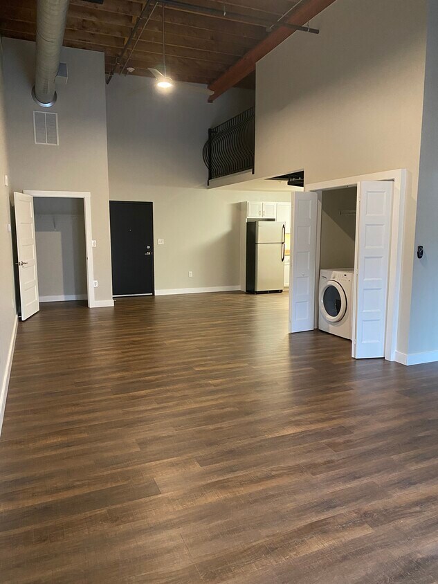 Foto principal - 108 Adams St