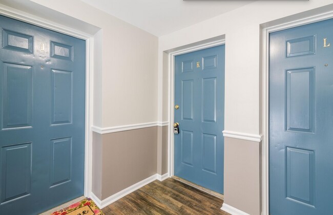 Building Photo - 1600 Arlyn Cir