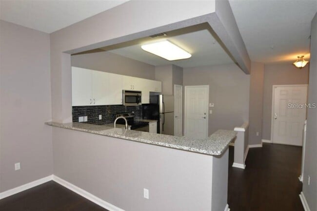 Building Photo - 6941 Cadiz Blvd