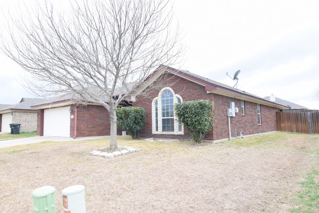 Building Photo - 2405 Bachelor Button Blvd